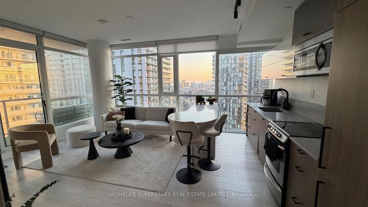 Property Photo:  290 Adelaide Street W 3411  ON M5V 0P3 