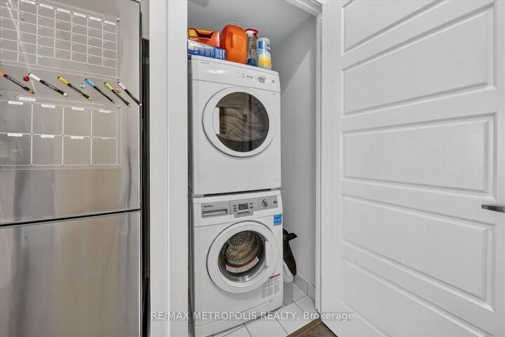 Property Photo:  7 Kenaston Gardens 619  ON M2K 1G7 