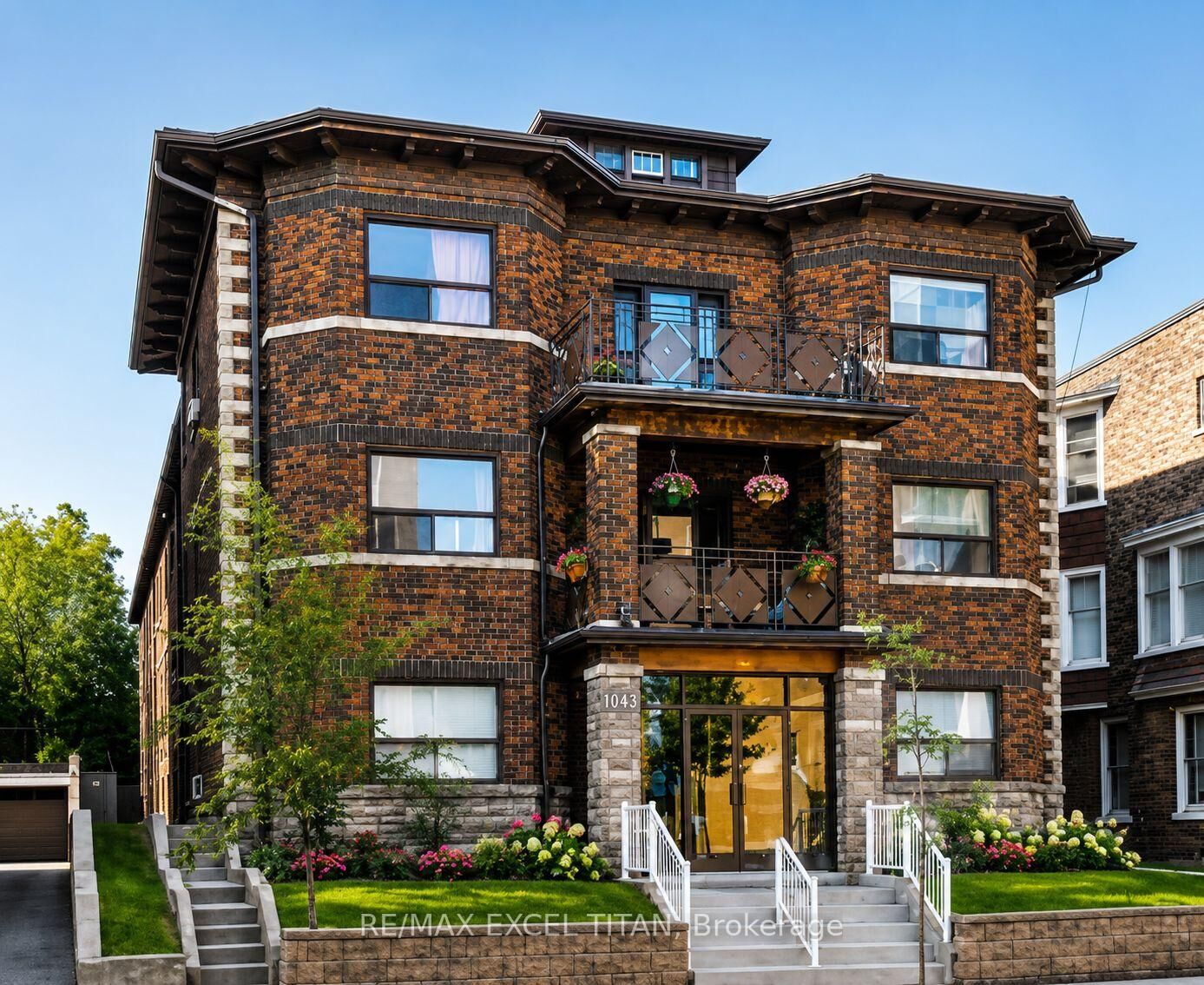 Property Photo:  1643 Bloor Street W 305  ON M6P 1A6 