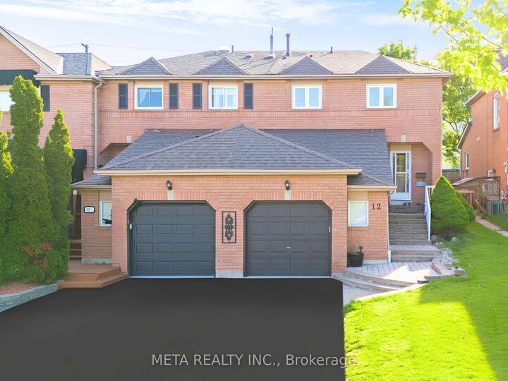 Property Photo:  12 Heaver Drive  ON L1N 8X2 