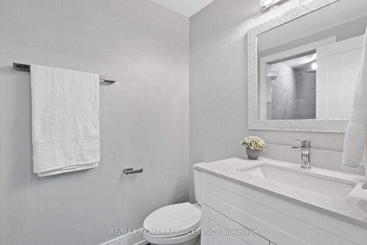 Property Photo:  1273 Barberry Green N/A  ON L6M 2A8 