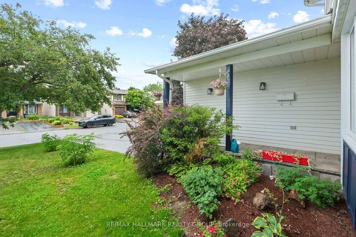 Property Photo:  6398 Glen Knolls Drive  ON K1C 2X2 