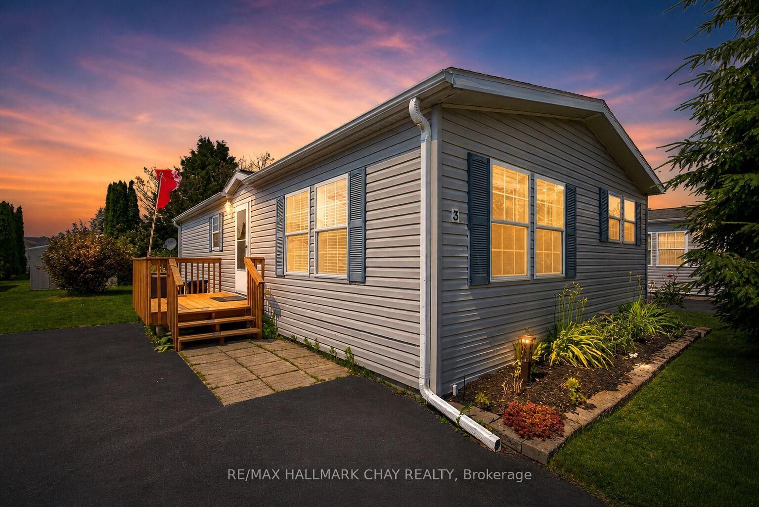 Property Photo:  3 Illinois Crescent  ON L9Z 3A8 