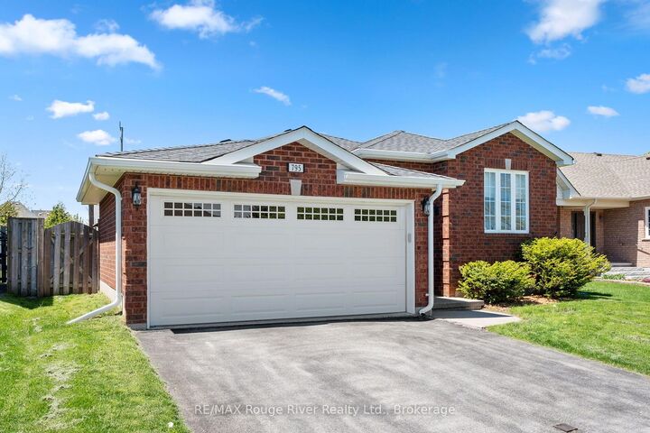 Property Photo: 795 Munson Crescent ON K9A 5N9