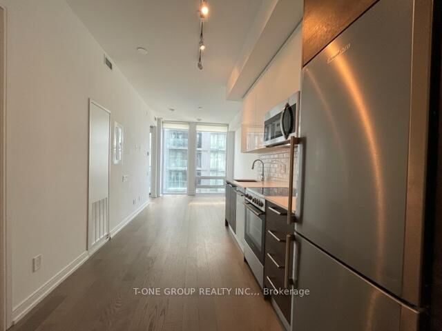 Property Photo: 28 Wellesley Street E 2905 ON M4Y 1G3