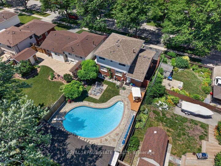 2440 Cyprus Avenue — photo 1