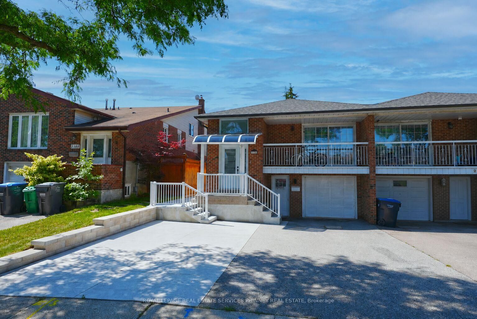 Property Photo: 2392 Cashmere Avenue Lower ON L5B 2M6