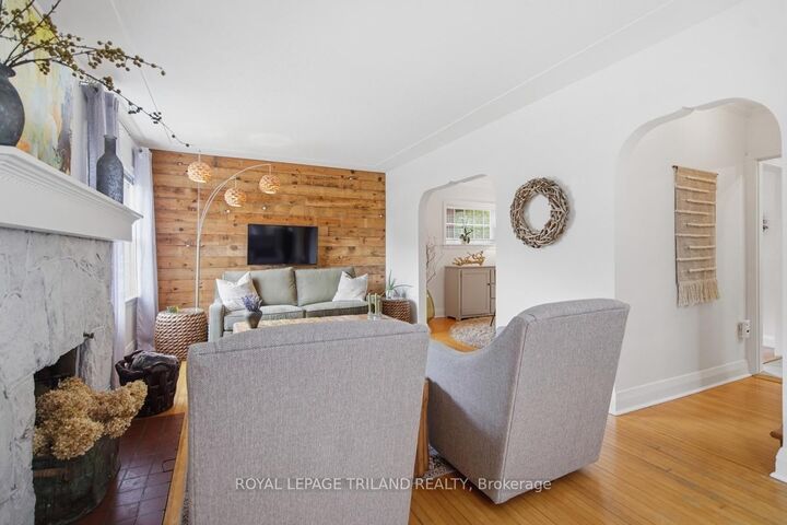 Property Photo:  647 Piccadilly Street  ON N5Y 3H1 