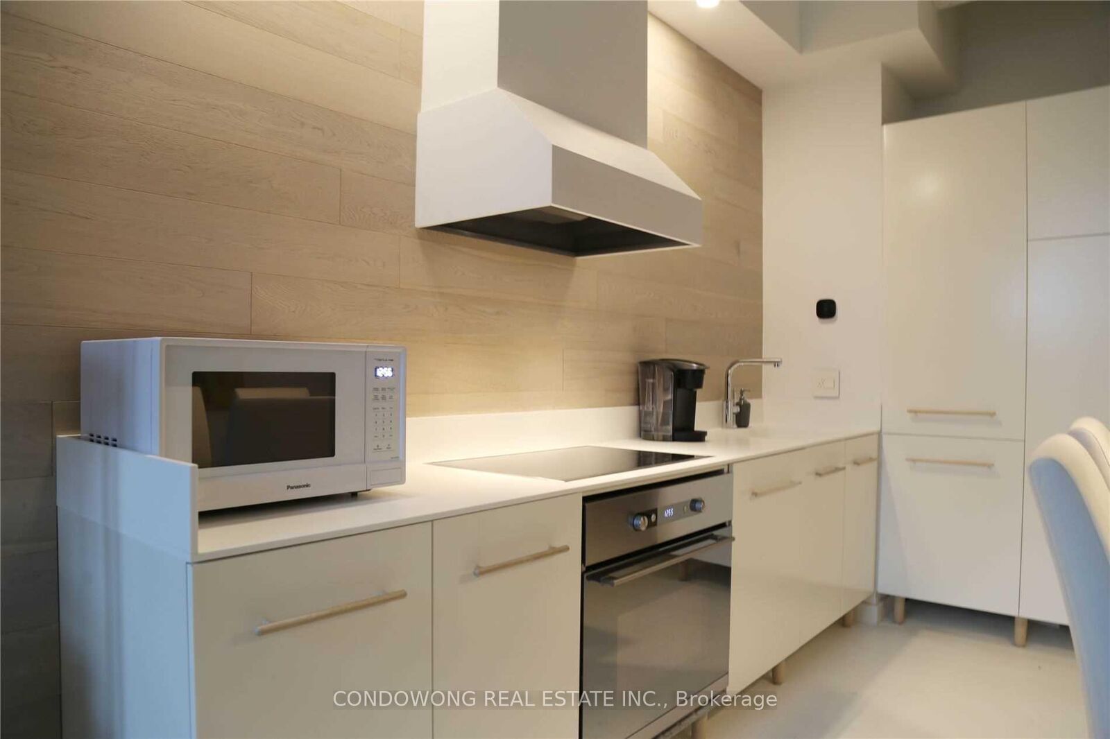 Property Photo: 155 Dalhousie Street 1037 ON M5B 2P7