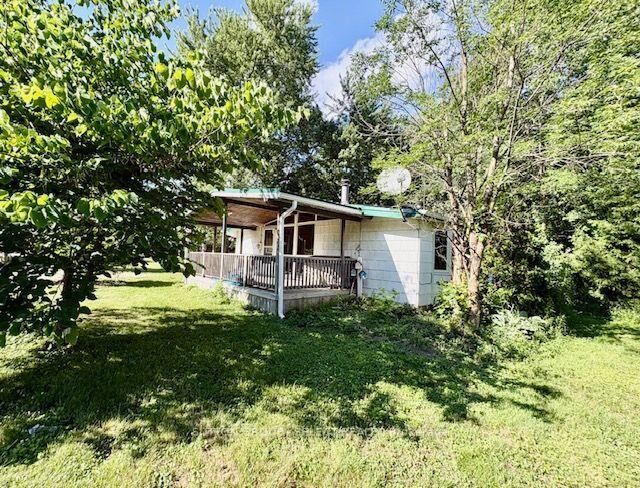 Property Photo: 21060 Riverview Drive ON N0M 2P0