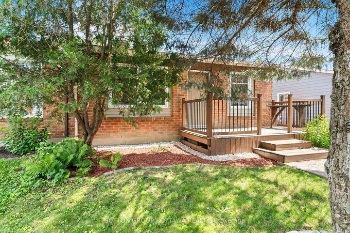 Property Photo:  20 Spearman Lane  ON K2L 1Y5 