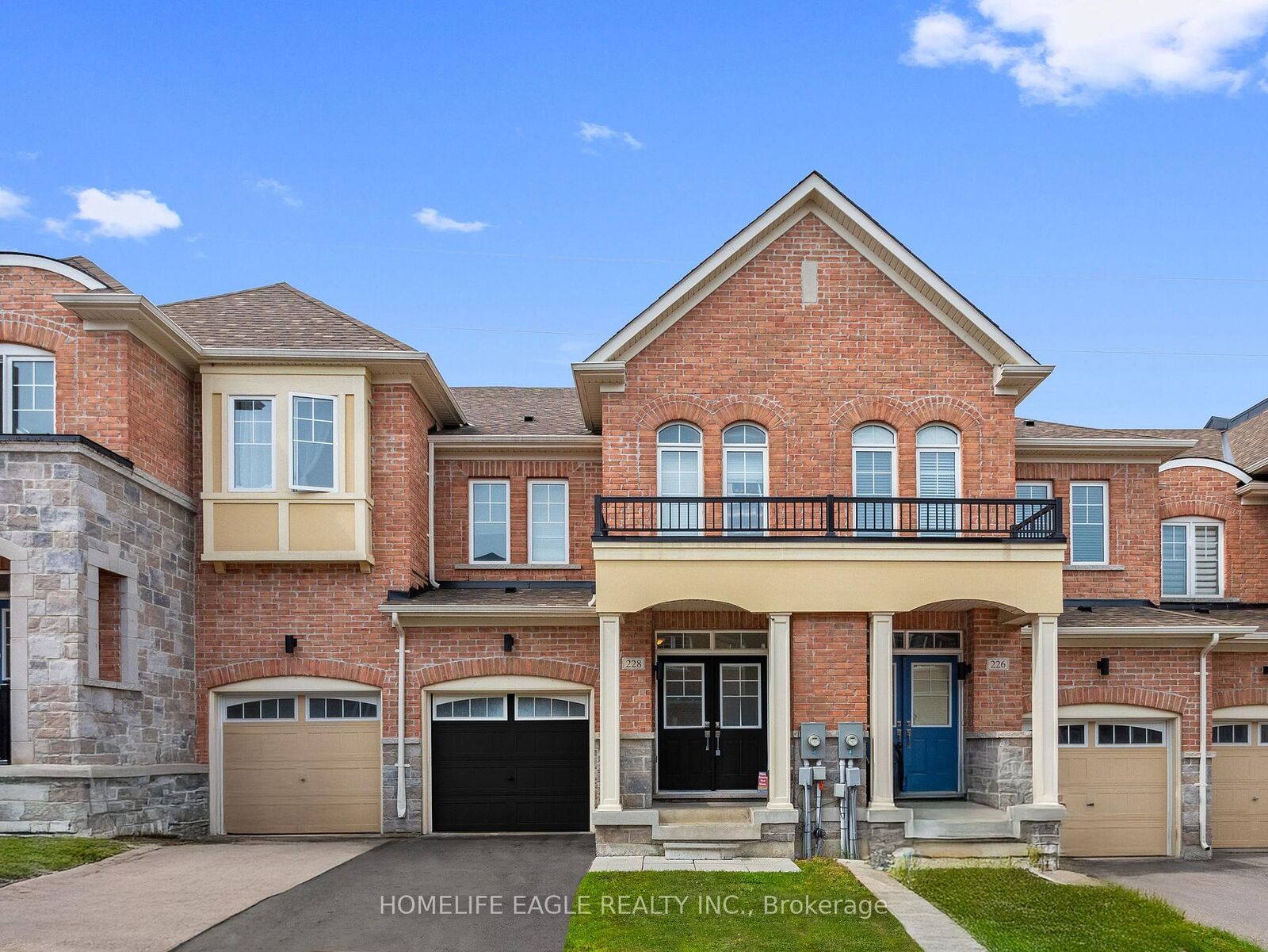 Property Photo:  228 Bennett Street  ON L3X 1B8 