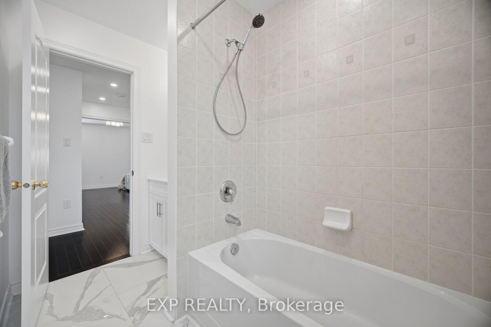 Photo de la propriété:  363 Holmes Crescent  ON L9T 0T4 