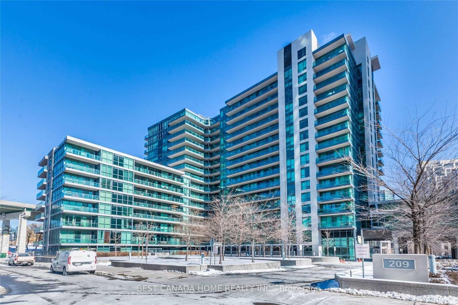 Property Photo: 209 Fort York Boulevard 675 ON M5V 4A1