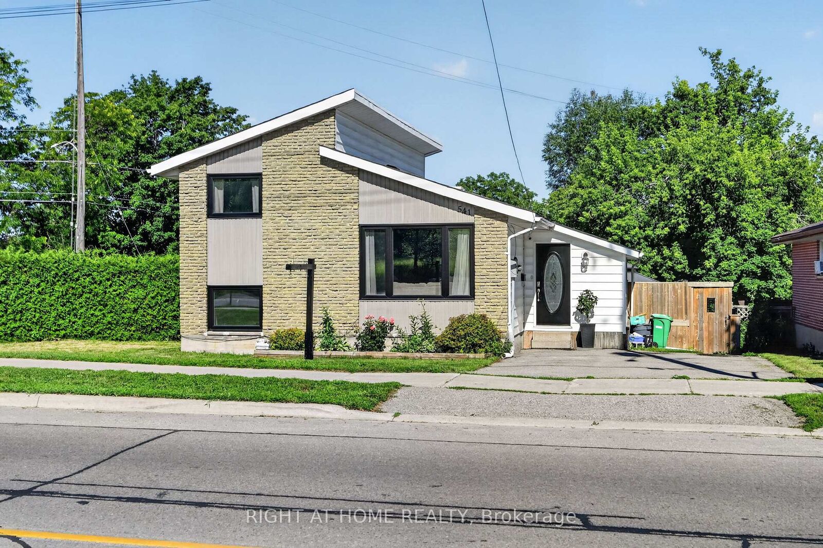 Property Photo: 541 River Road S ON K9J 1E6