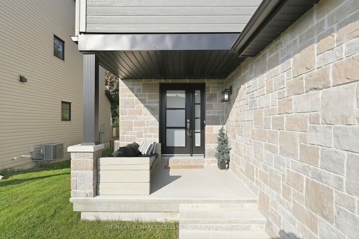Property Photo:  241 Dion Avenue  ON K4K 0M3 