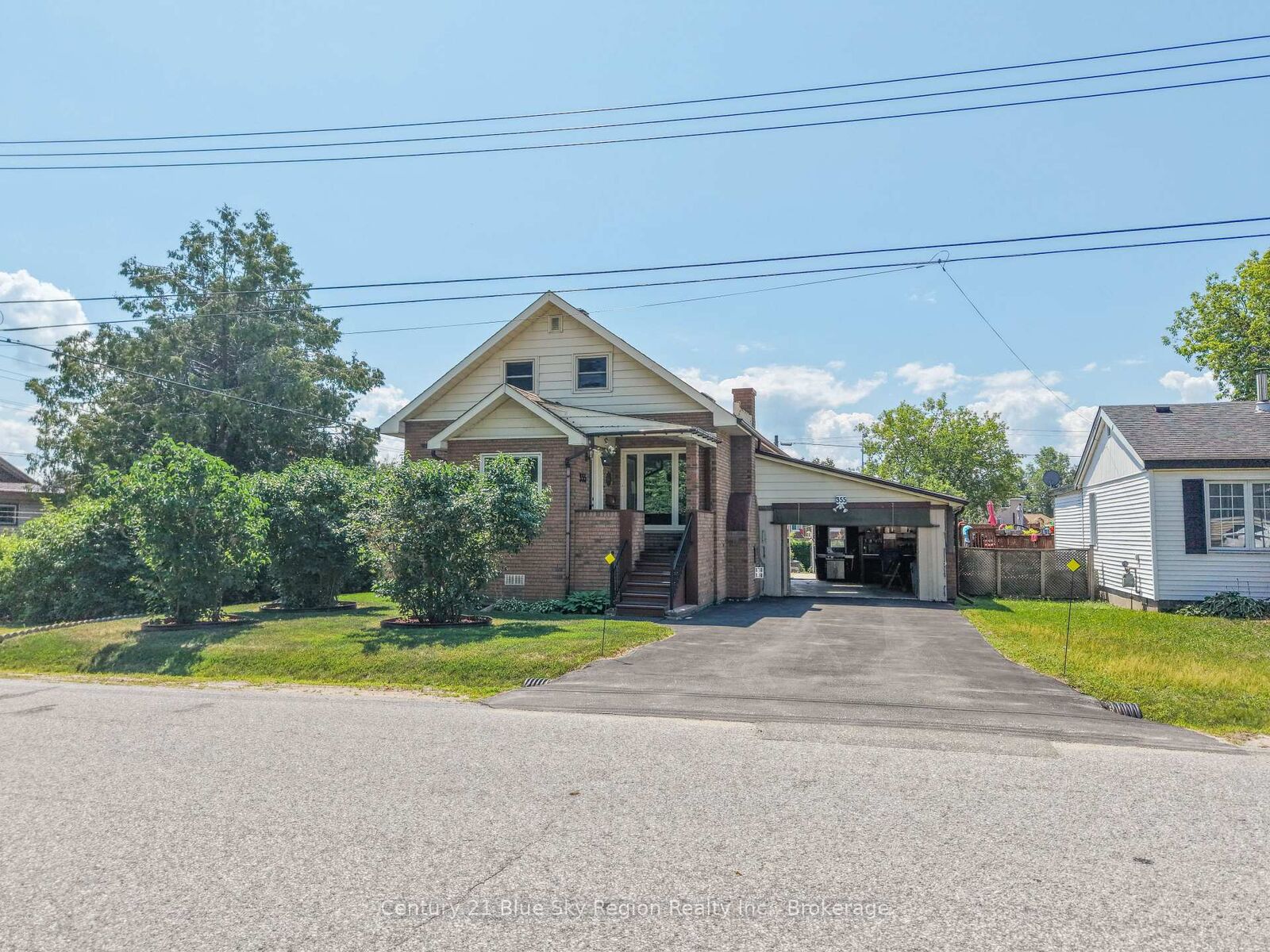 Property Photo: 355 Hutcheson Avenue ON P1B 6Z1