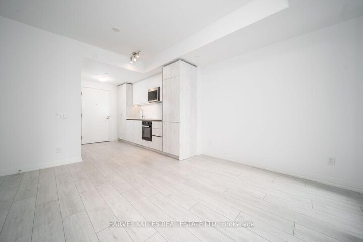 Property Photo: 400 King Street W 525 ON M5V 1K2