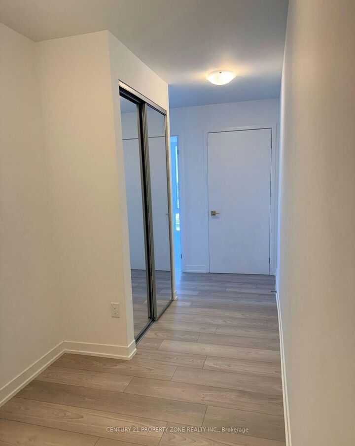 Property Photo:  474 Caldari Road 2405  ON L4K 0R5 