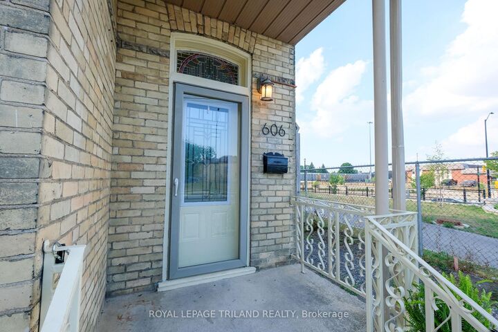 Property Photo: 606 Central Avenue ON N6B 2G4