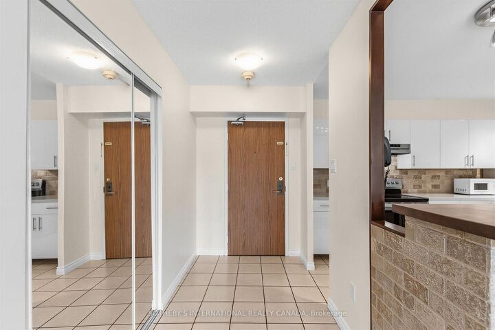 Property Photo: 45 Carlton Street 403 ON M5B 2H9