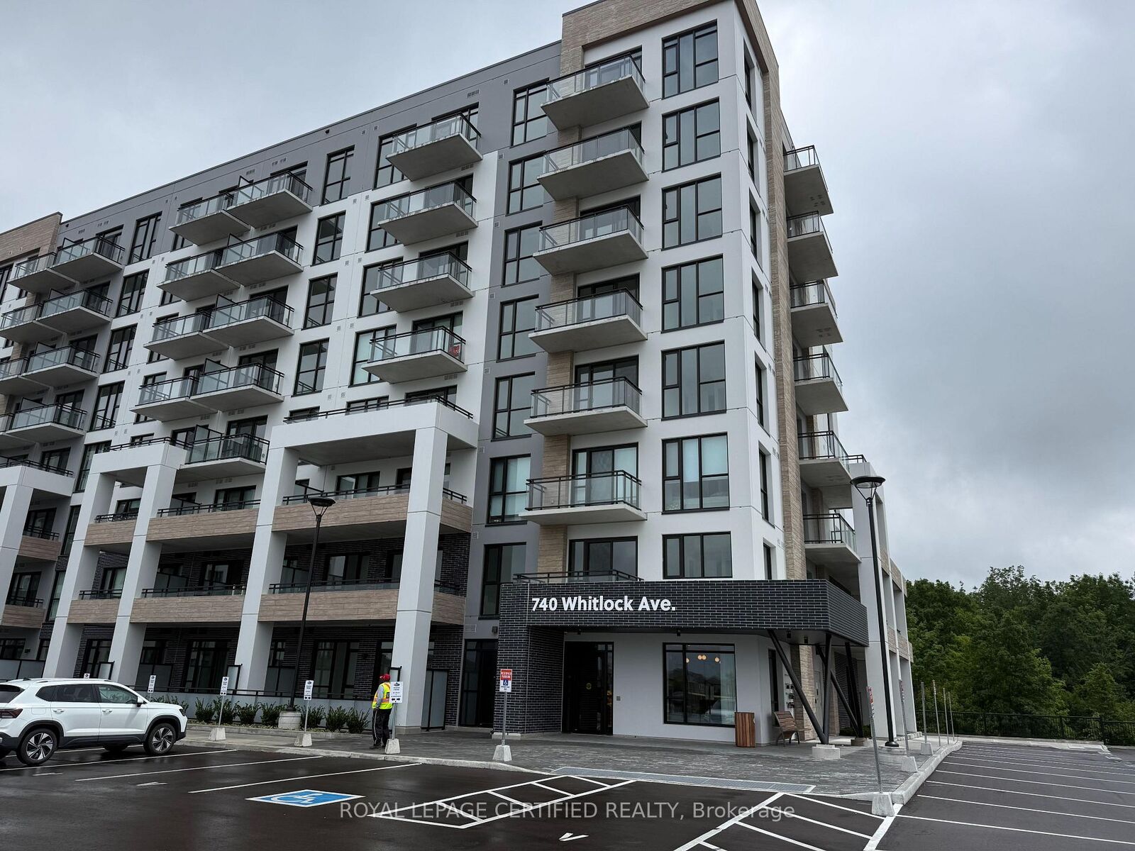 Property Photo: 740 Whitlock Avenue 117 ON L9T 7E7