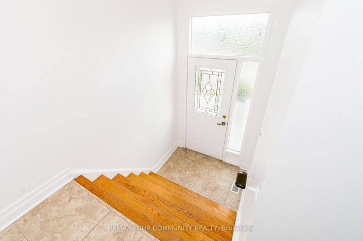 Property Photo:  20 Terra Road Upper  ON L4L 3J5 