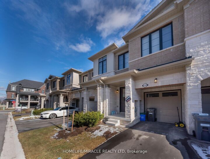 Property Photo:  1420 Oakmont Common  ON L7P 0V8 