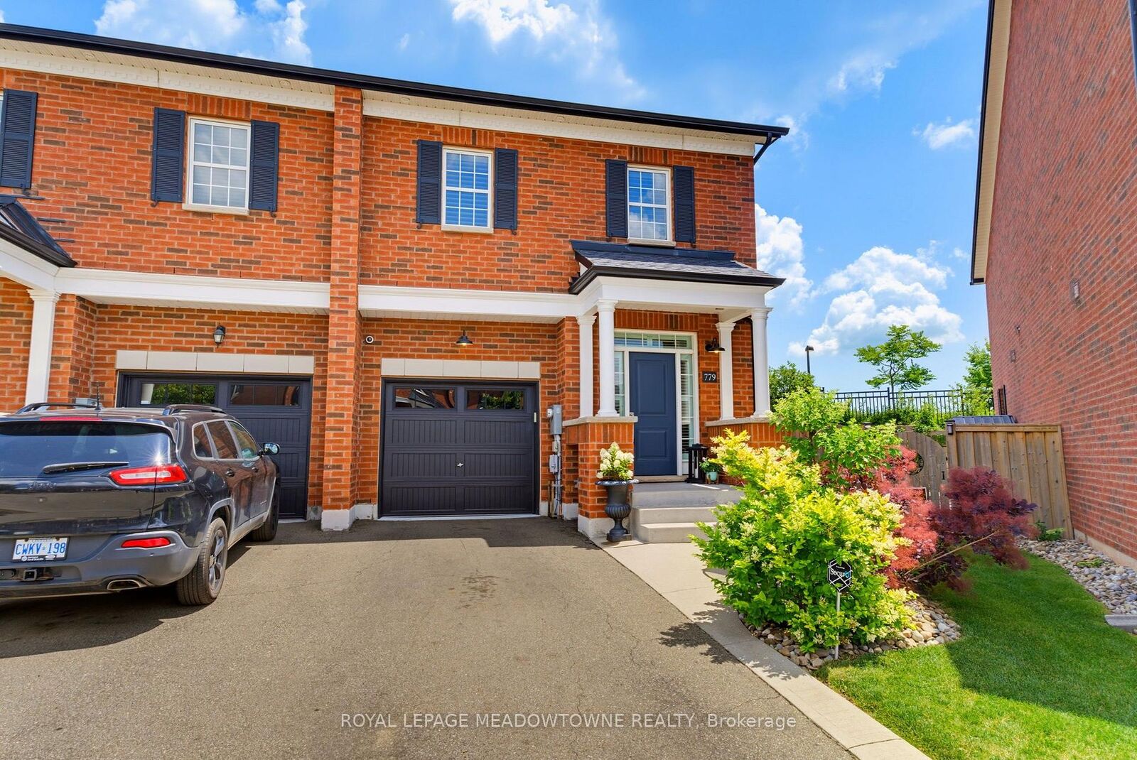 Property Photo:  779 Banks Crescent  ON L9T 9A3 