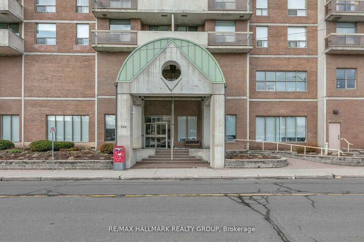 Property Photo:  200 Lafontaine Avenue E 401  ON K1L 8K8 