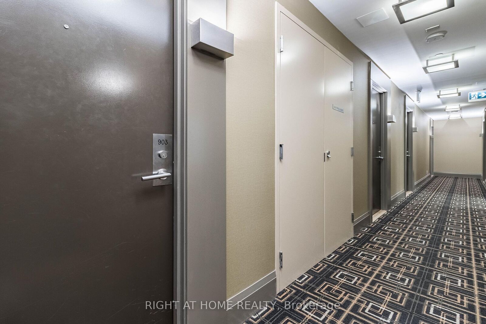 Property Photo:  17 Zorra Street 903  ON M8Z 0C8 