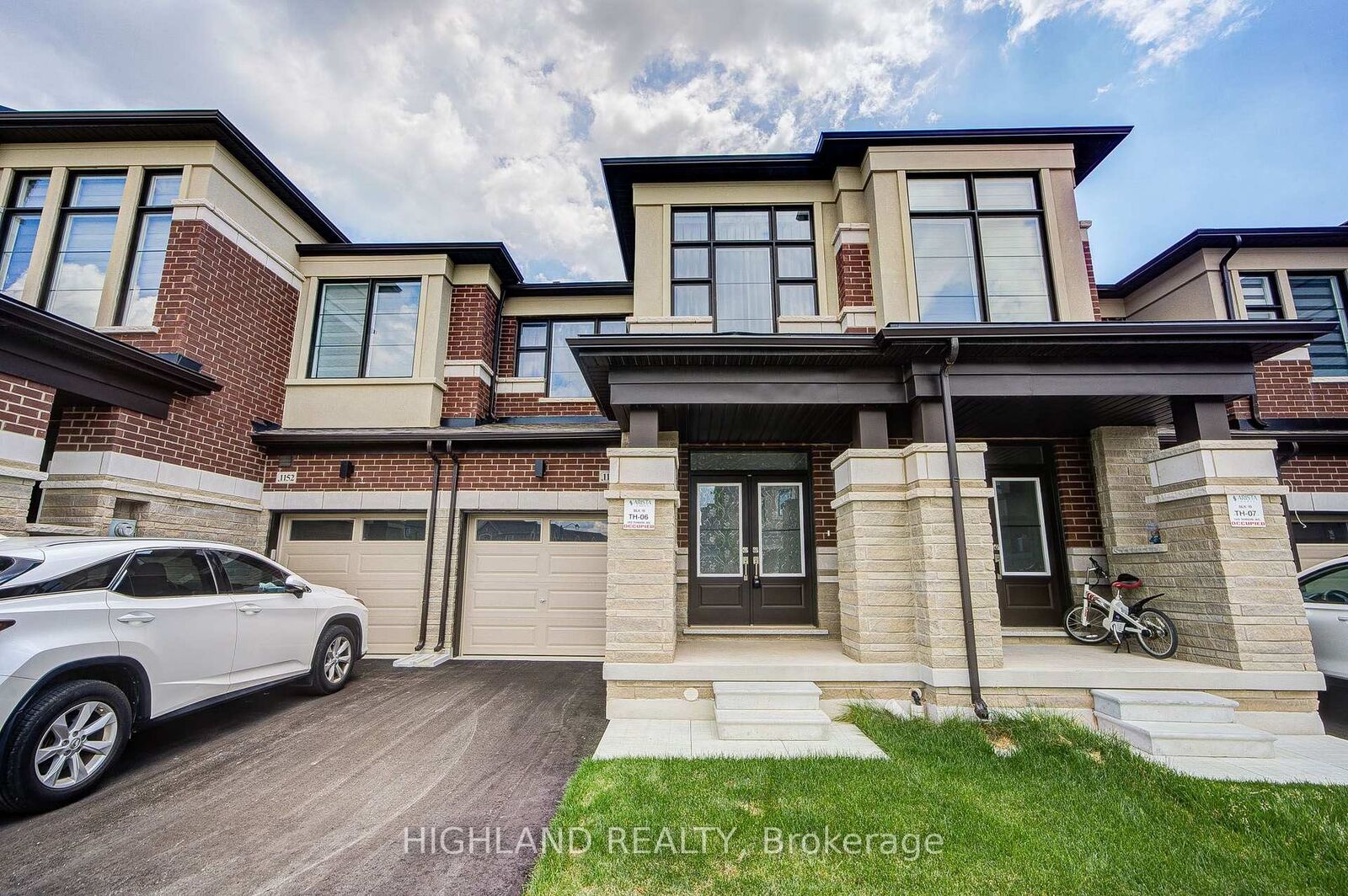 Property Photo:  1150 Tanbark Avenue  ON L6H 8C4 