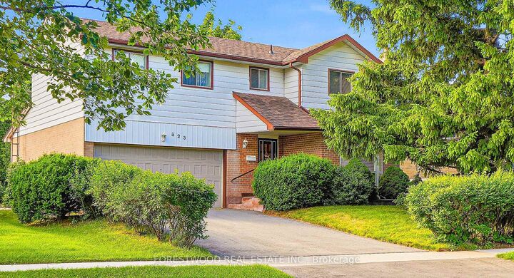 Property Photo: 523 Hyacinthe Boulevard ON L5A 3L2