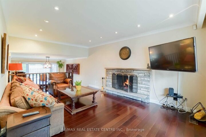 Property Photo: 41 Clearside Place ON M9C 2G7