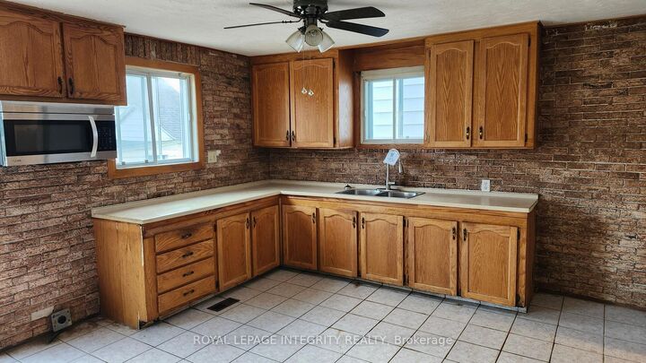 Property Photo: 360 9th Street W ON K6J 3A7