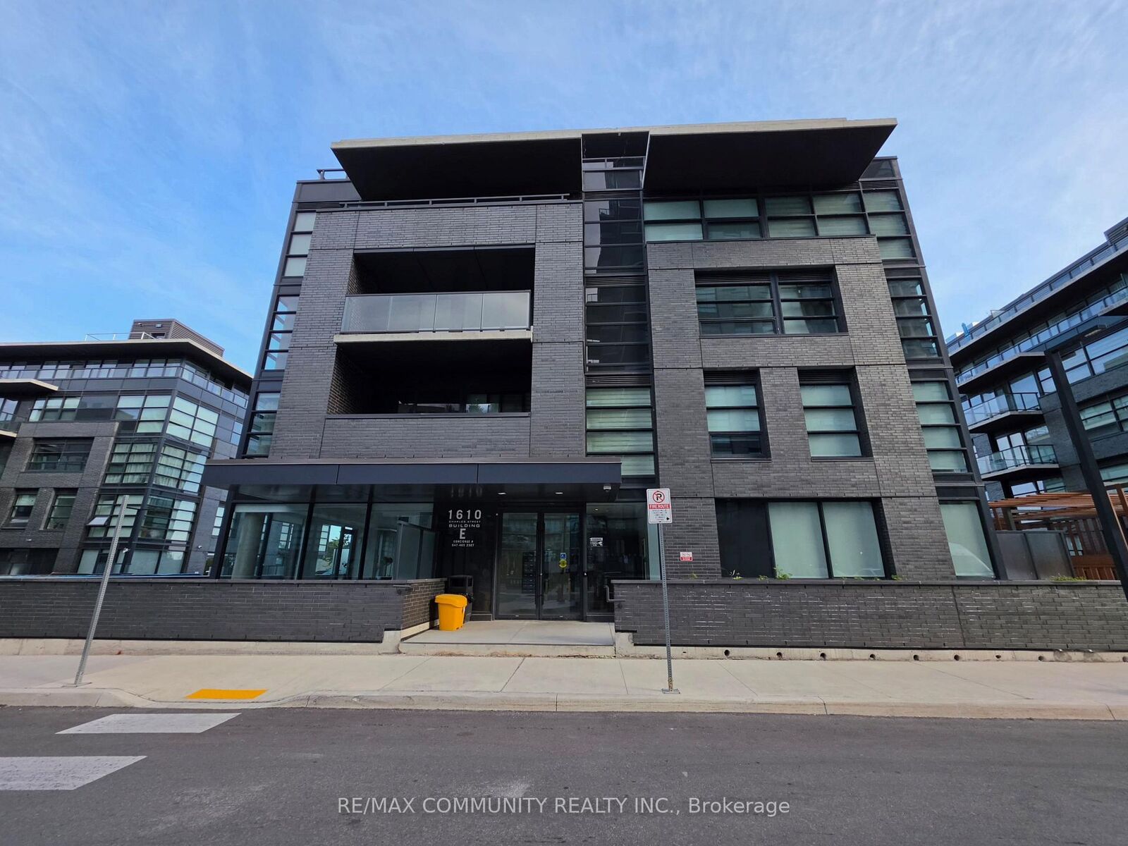 Property Photo:  1610 Charles Street 164  ON L1N 0P5 