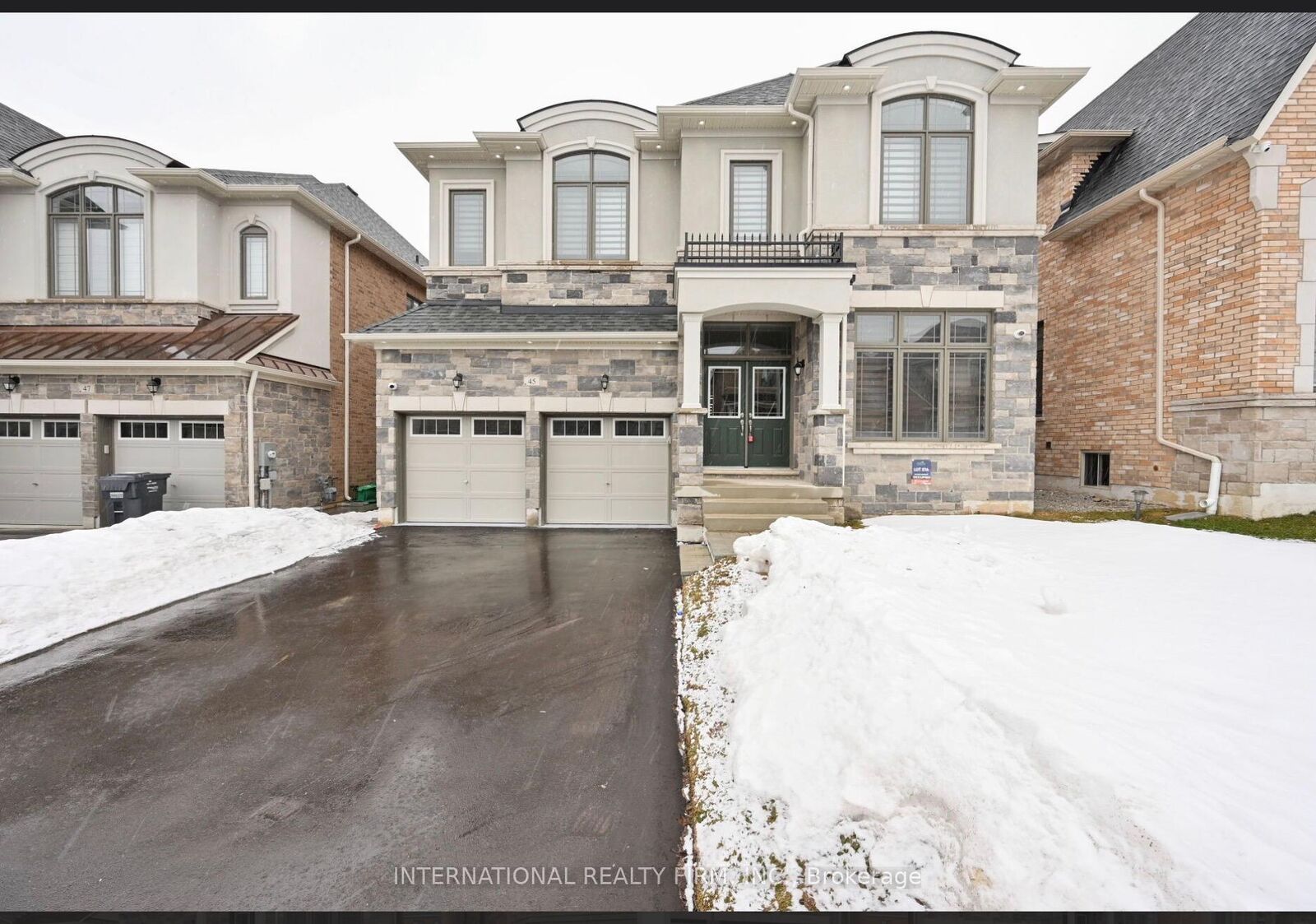 Property Photo:  45 Daisy Meadow Crescent  ON L7C 4G4 