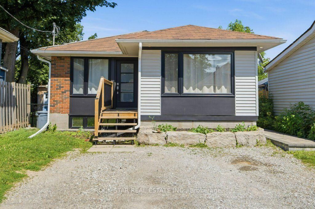 Property Photo:  43 Maitland Street Lower  ON N3S 6K9 