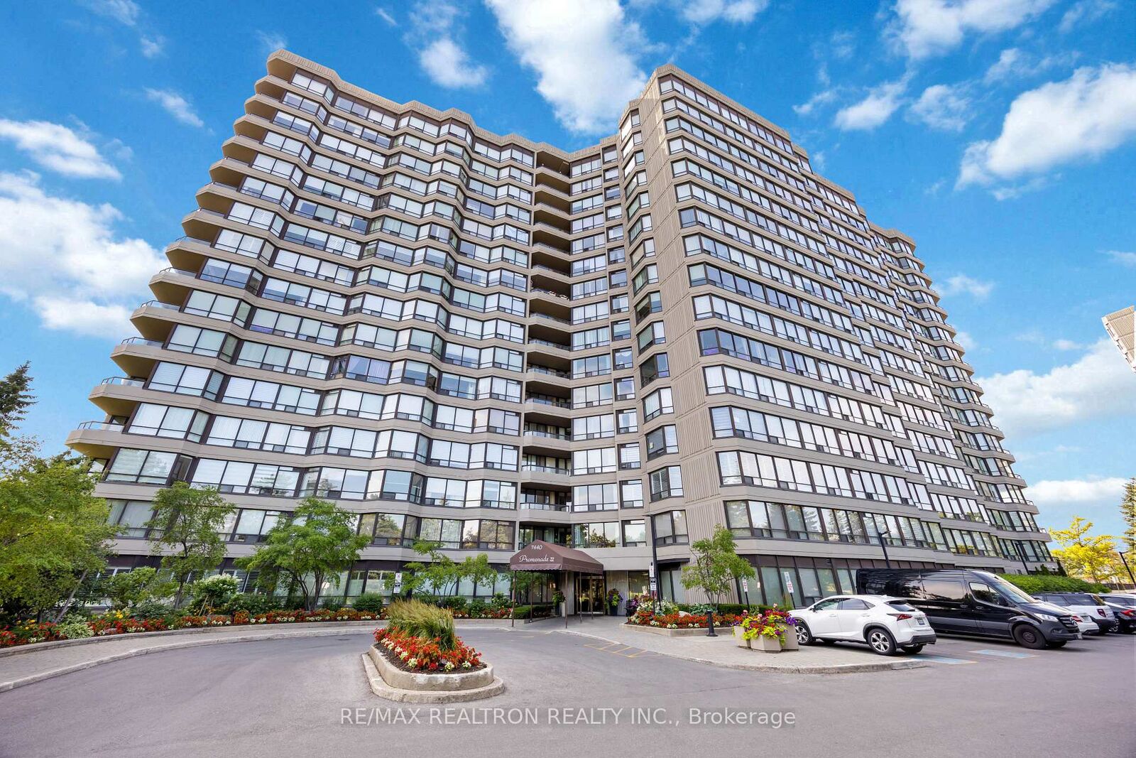 Property Photo:  7440 Bathurst Street 608  ON L4J 7K8 