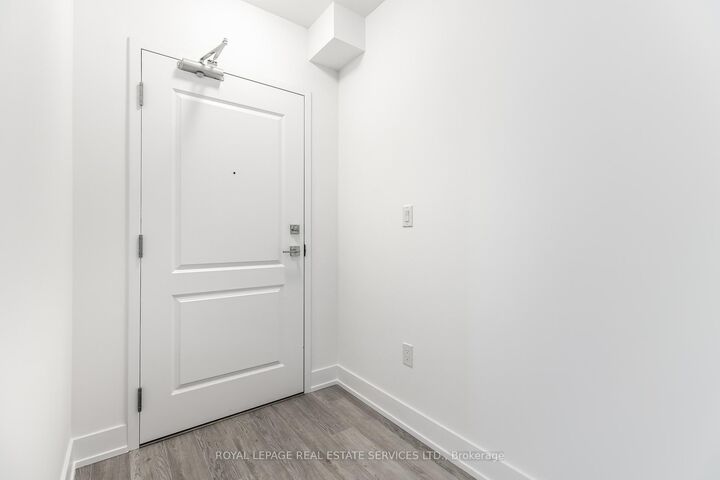 Property Photo:  460 Dundas Street E 1205  ON L8B 2A5 