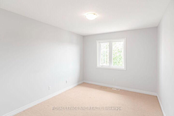 Property Photo:  45 Seabreeze Crescent 22  ON L8E 0G1 