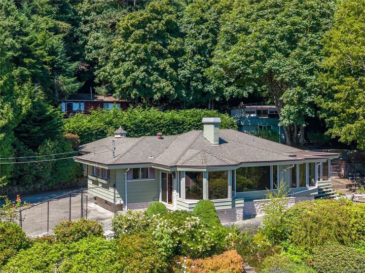4916 Lochside Dr — photo 1