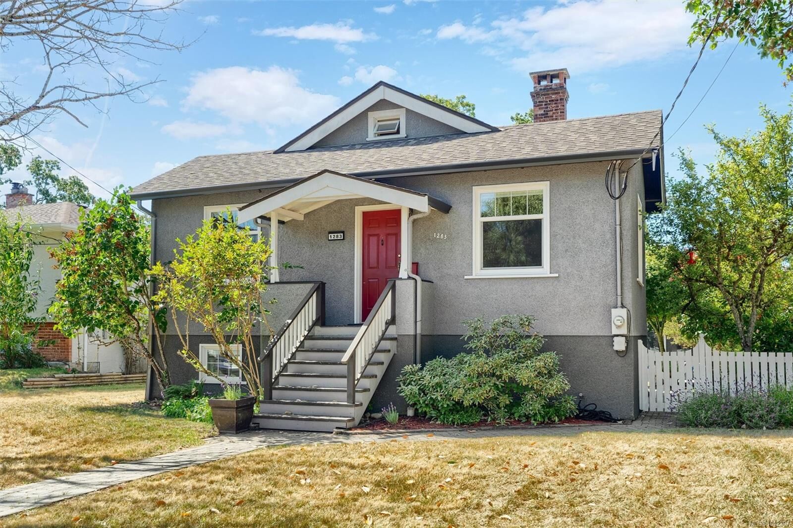 Property Photo:  1283 Holloway St  BC V8P 1M8 