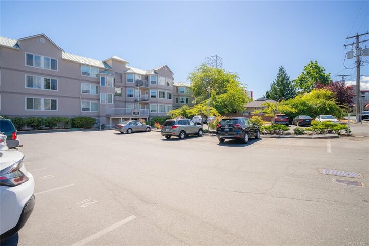 240 Milton St #305 — photo 1