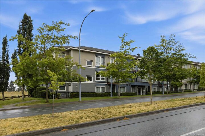 4050 Douglas St #203 — photo 1