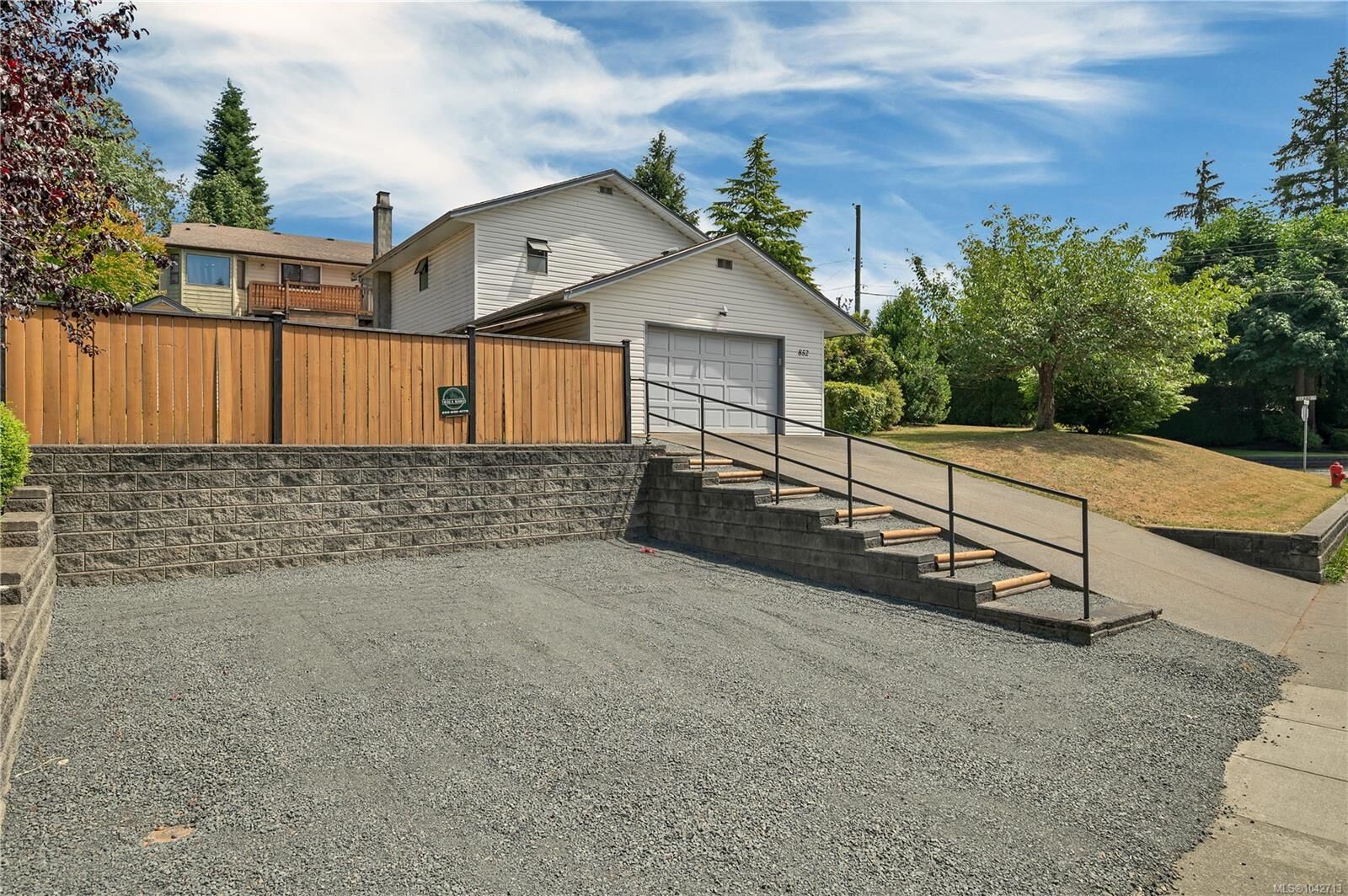 Property Photo: 852 Eland Dr BC V9W 6Y8
