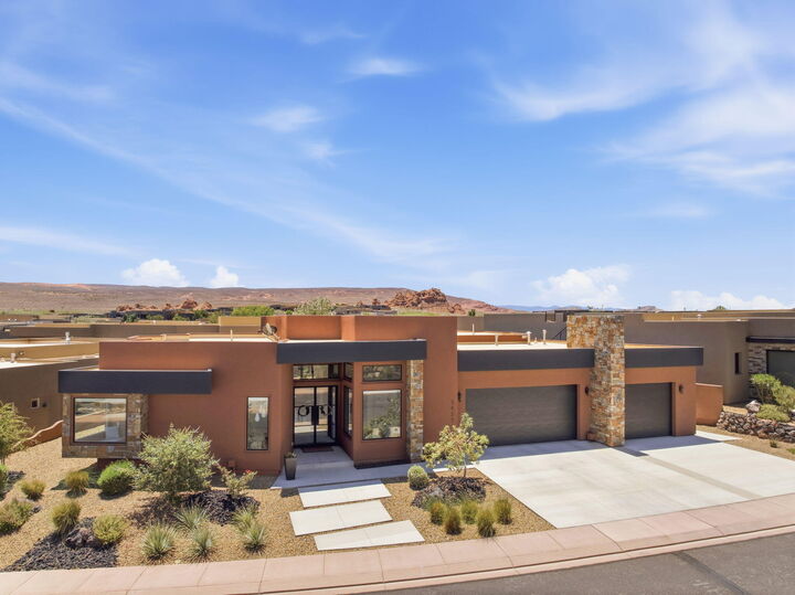 Property Photo:  5429 W Copper Cliffs Way  UT 84737 