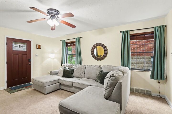 Property Photo:  21 Leon Rd  PA 15220 