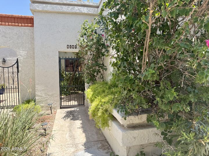 Property Photo:  5147 N 76th Place  AZ 85250 