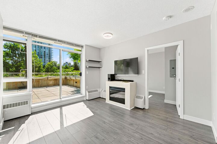 Property Photo: 175 W 2nd Street 307 BC V7M 0A5
